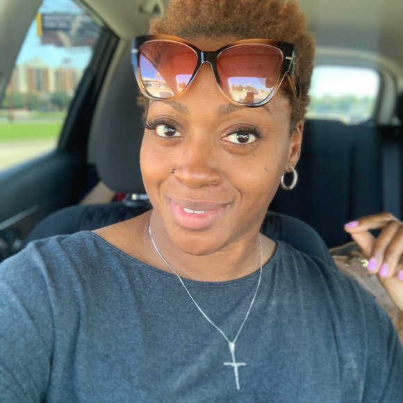 Meet your Posher, Elaine - Picture 6 of 9